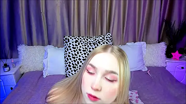 LilyStarlight online show from 09/14/25, 03:49