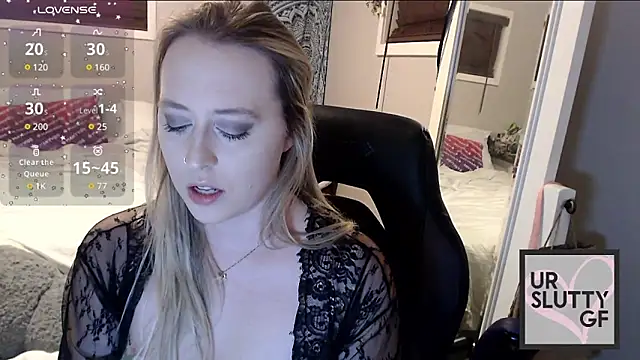 Snapshot of ursluttygf chatting on 12/07/24, 11:01 ursluttygf online show from 12/07/24, 11:01