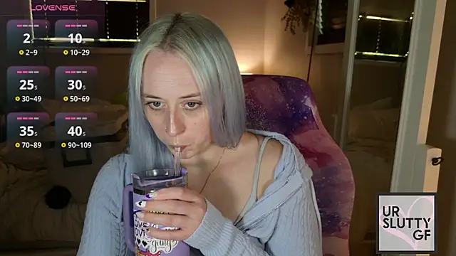 Snapshot of ursluttygf chatting on 06/18/26, 10:36 ursluttygf online show from 06/18/26, 10:36