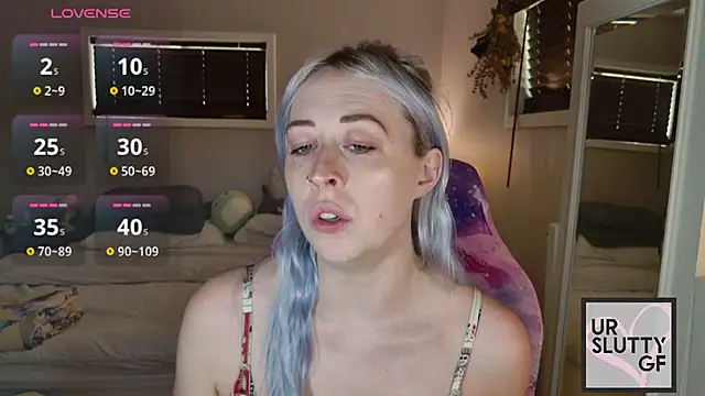 Snapshot of ursluttygf chatting on 07/17/26, 05:51 ursluttygf online show from 07/17/26, 05:51