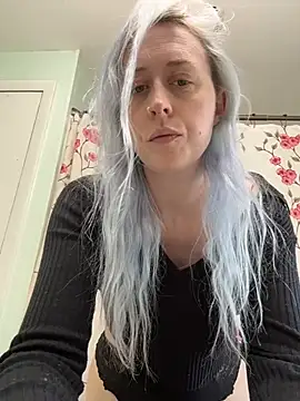 Snapshot of ursluttygf chatting on 07/18/26, 07:17 ursluttygf online show from 07/18/26, 07:17