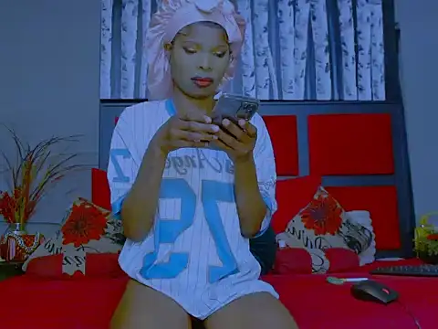 MissParis26 online show from 11/26/25, 09:27