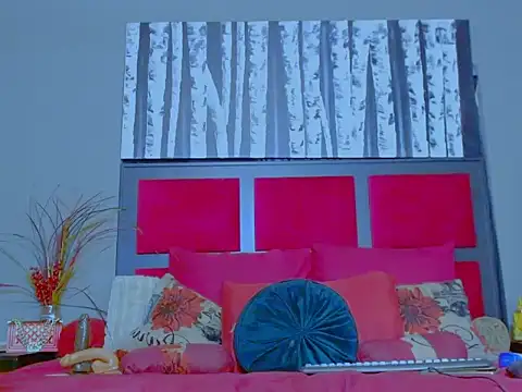 MissParis26 online show from 11/28/25, 08:17