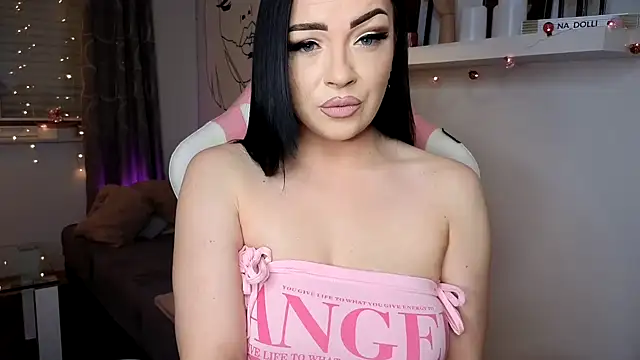 Snapshot of na_dolli chatting on 01/05/25, 01:04 na dolli online show from 01/05/25, 01:04