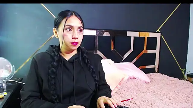 Snapshot of Lorena__ chatting on 02/19/25, 12:03 Lorena online show from 02/19/25, 12:03