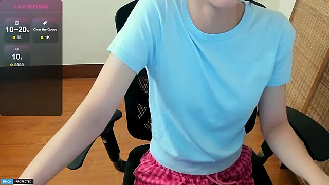 Snapshot of Ayase_momo chatting on 06/14/26, 12:18 Ayase momo online show from 06/14/26, 12:18