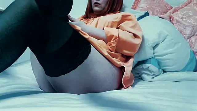 Snapshot of MashaYeah777 chatting on 12/14/25, 05:29 MashaYeah777 online show from 12/14/25, 05:29