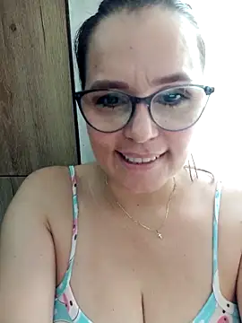 Snapshot of MariaPau_83 chatting on 03/15/25, 03:59 MariaPau 83 online show from 03/15/25, 03:59