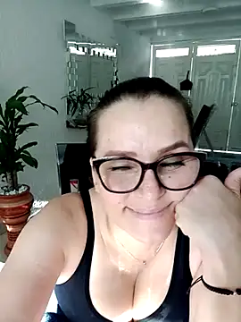 Snapshot of MariaPau_83 chatting on 03/19/25, 09:16 MariaPau 83 online show from 03/19/25, 09:16