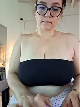 MariaPau 83 online show from 10/19/25, 03:01