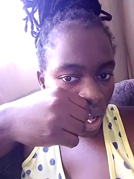 Snapshot of _cutemelania chatting on 02/11/25, 12:05  cutemelania online show from 02/11/25, 12:05