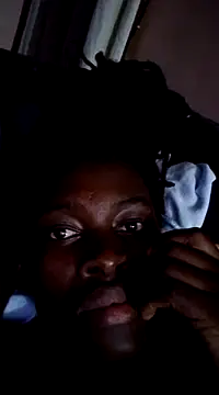 Snapshot of _cutemelania chatting on 02/14/25, 09:10  cutemelania online show from 02/14/25, 09:10