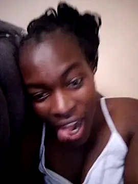 Snapshot of _cutemelania chatting on 03/04/25, 02:32  cutemelania online show from 03/04/25, 02:32