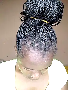 Snapshot of _cutemelania chatting on 09/28/25, 03:45  cutemelania online show from 09/28/25, 03:45