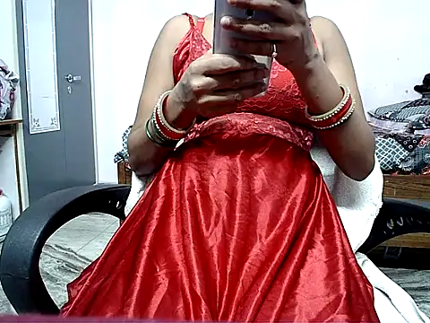 Snapshot of Spooja12 chatting on 07/06/26, 04:20 Spooja12 online show from 07/06/26, 04:20