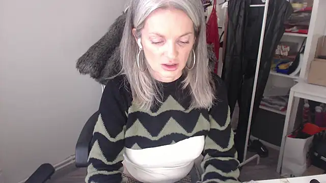 Sabdeluxe online show from 01/31/25, 10:42