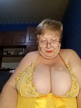 Snapshot of Lena_Gaby chatting on 12/02/25, 08:26 Lena Gaby online show from 12/02/25, 08:26