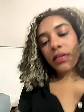 Snapshot of Belkaj chatting on 09/18/25, 12:34 Belkaj online show from 09/18/25, 12:34