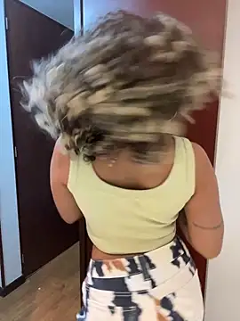 Snapshot of Belkaj chatting on 09/20/25, 01:06 Belkaj online show from 09/20/25, 01:06