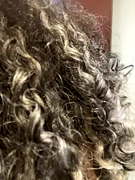 Snapshot of Belkaj chatting on 10/21/25, 01:28 Belkaj online show from 10/21/25, 01:28