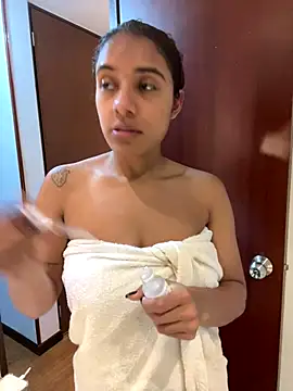 Snapshot of Belkaj chatting on 10/22/25, 01:06 Belkaj online show from 10/22/25, 01:06