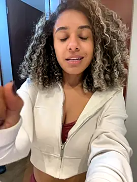 Snapshot of Belkaj chatting on 10/24/25, 01:13 Belkaj online show from 10/24/25, 01:13