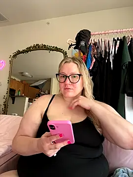 PiggyRose online show from 10/19/25, 06:08