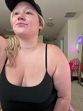 PiggyRose online show from 07/10/26, 10:56