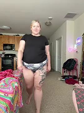 PiggyRose online show from 07/18/26, 05:17
