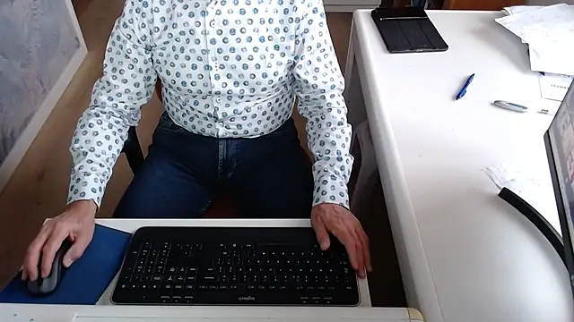 Snapshot of dutchpornking chatting on 10/10/25, 06:45 dutchpornking online show from 10/10/25, 06:45