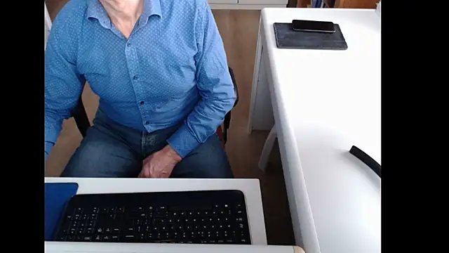 Snapshot of dutchpornking chatting on 10/11/25, 07:18 dutchpornking online show from 10/11/25, 07:18