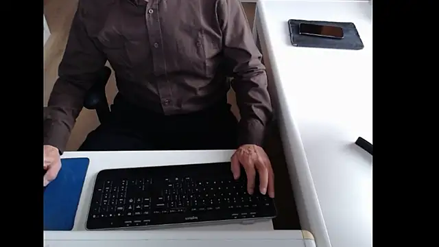 Snapshot of dutchpornking chatting on 10/22/25, 08:03 dutchpornking online show from 10/22/25, 08:03