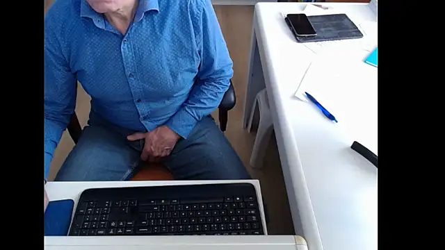 Snapshot of dutchpornking chatting on 10/30/25, 09:44 dutchpornking online show from 10/30/25, 09:44