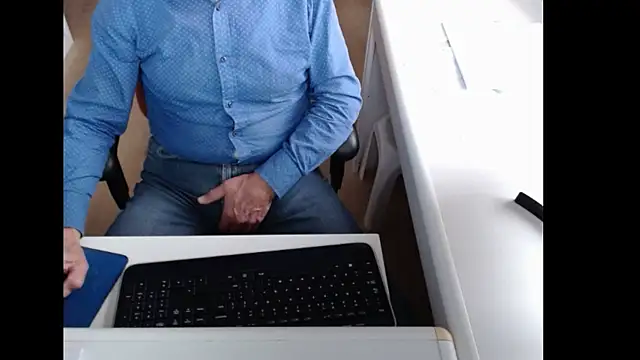 Snapshot of dutchpornking chatting on 11/01/25, 09:11 dutchpornking online show from 11/01/25, 09:11