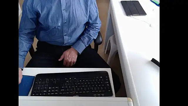 Snapshot of dutchpornking chatting on 11/06/25, 08:04 dutchpornking online show from 11/06/25, 08:04