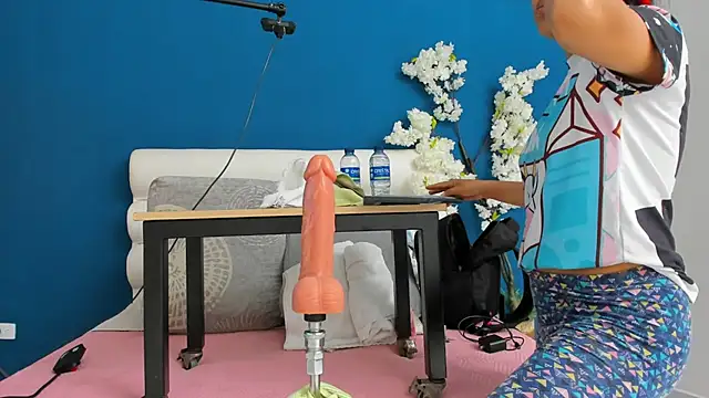 letty straus online show from 07/23/26, 10:57