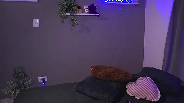 HannahEvanss online show from 10/03/25, 06:16