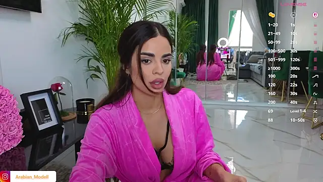 Snapshot of Arabian_beauty chatting on 10/10/25, 09:19 Arabian beauty online show from 10/10/25, 09:19