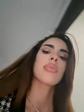 Snapshot of Arabian_beauty chatting on 10/24/25, 07:27 Arabian beauty online show from 10/24/25, 07:27