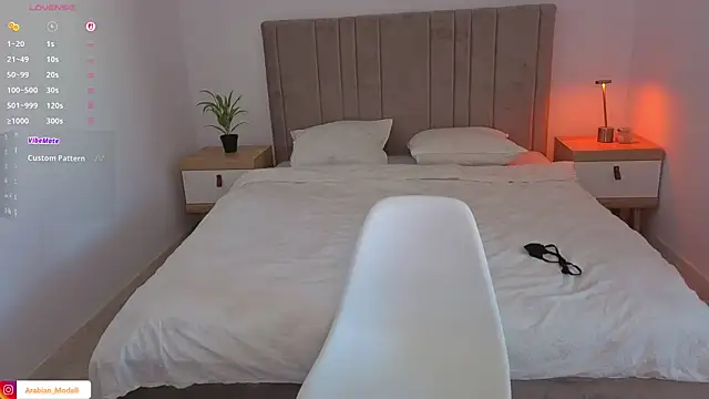 Snapshot of Arabian_beauty chatting on 10/30/25, 01:45 Arabian beauty online show from 10/30/25, 01:45