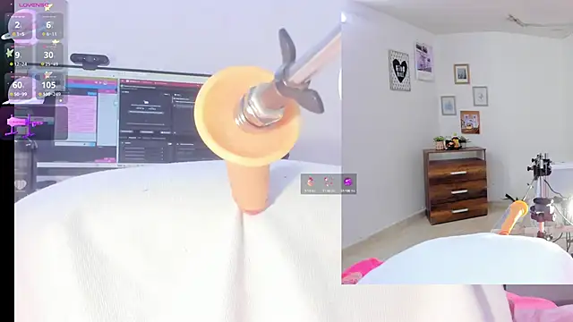 sofi velez online show from 10/01/25, 05:19