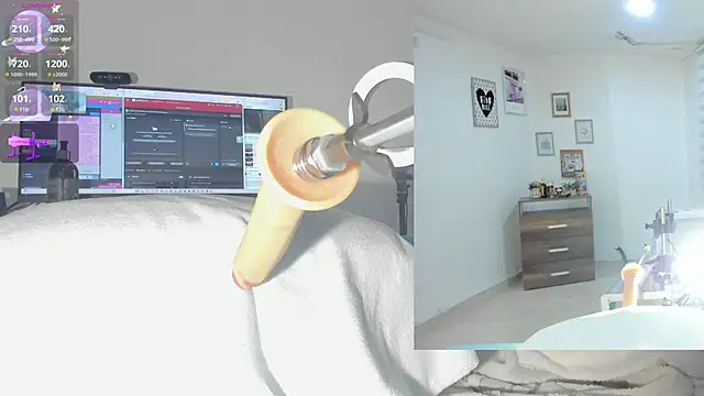 sofi velez online show from 10/14/25, 05:25