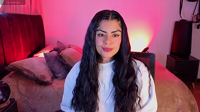 Snapshot of Catalinaa_martinez chatting on 02/02/26, 07:01 Catalinaa martinez online show from 02/02/26, 07:01
