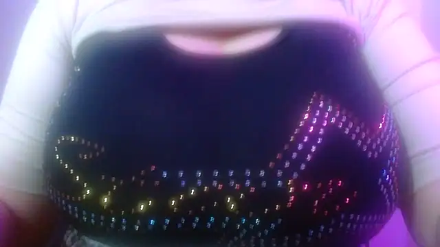 Snapshot of AnnyelinnaLove chatting on 09/25/25, 01:42 AnnyelinnaLove online show from 09/25/25, 01:42