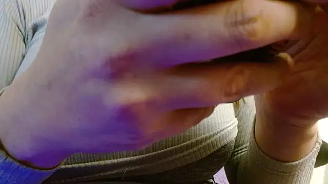 Snapshot of AnnyelinnaLove chatting on 10/10/25, 05:17 AnnyelinnaLove online show from 10/10/25, 05:17