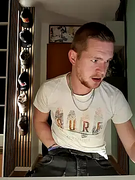 Playbunniboy online show from 12/11/24, 04:53