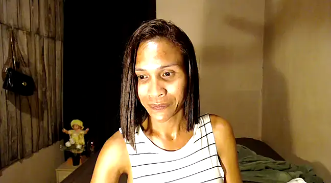 Snapshot of Sassy_Erika chatting on 12/15/24, 01:54 Sassy Erika online show from 12/15/24, 01:54
