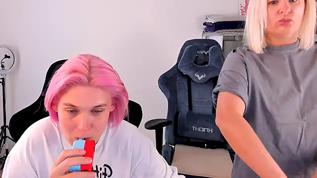 hotblonds online show from 09/20/25, 10:27