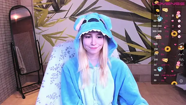 Snapshot of fleximona chatting on 02/15/26, 10:14 fleximona online show from 02/15/26, 10:14