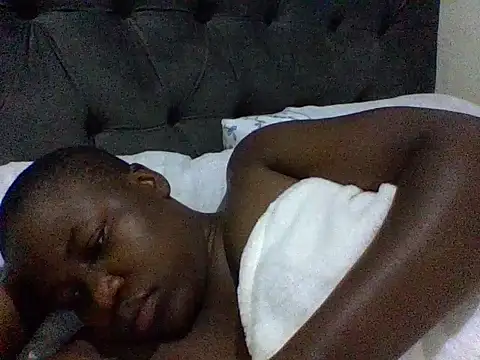 cute-marianna online show from 11/13/25, 03:16